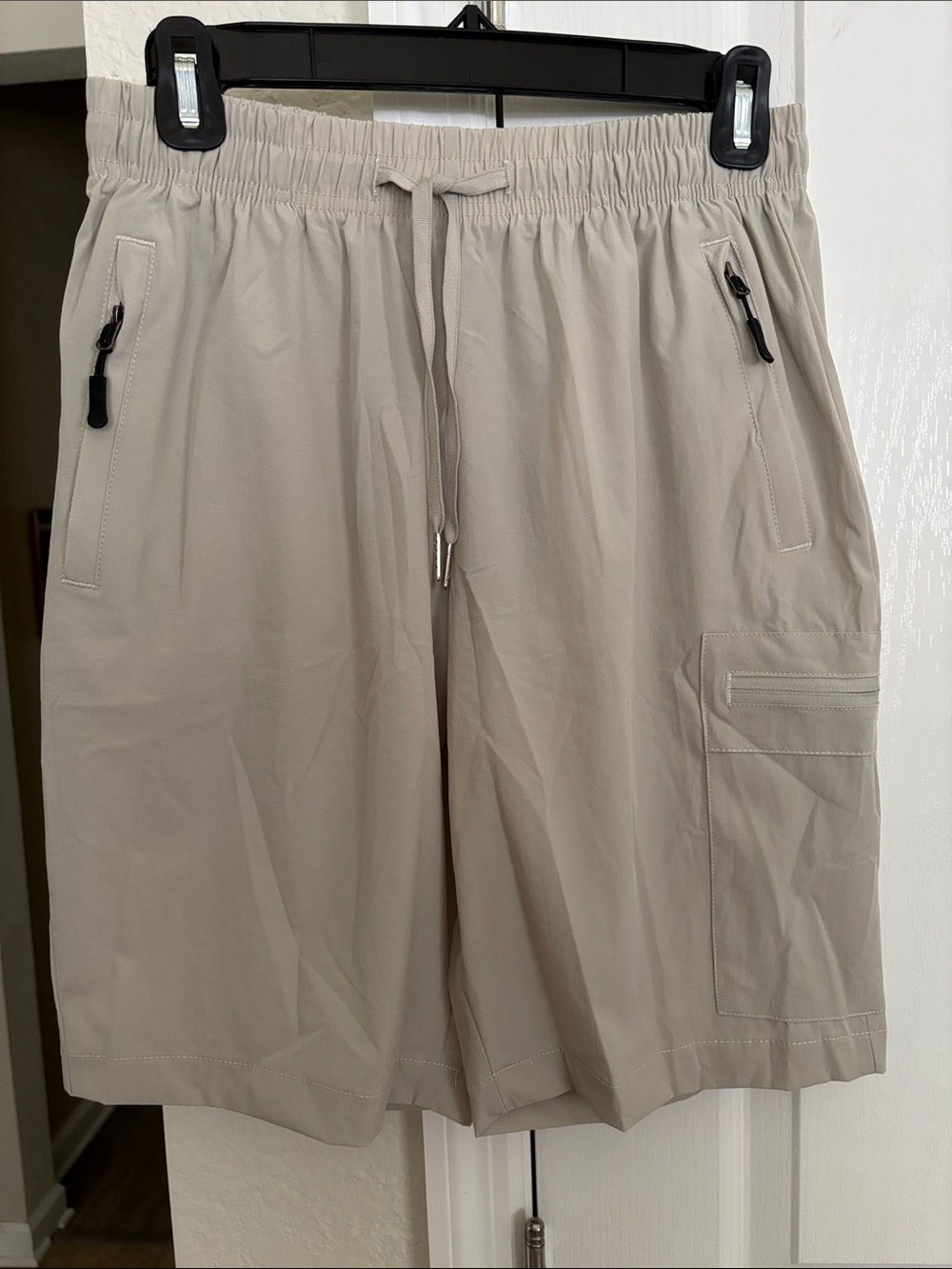 NWT - ROSVIGOR HIKING SHORTS